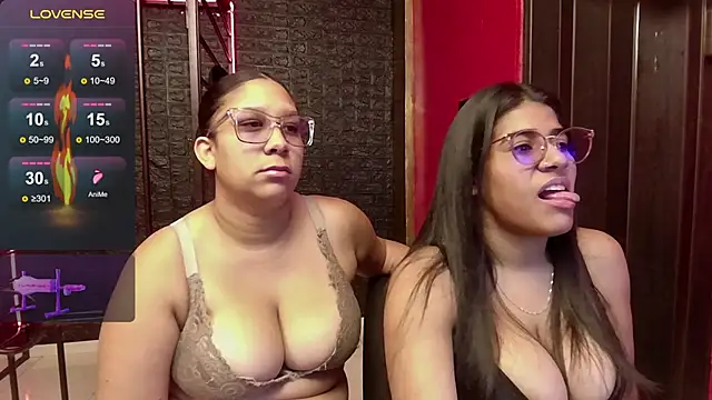 Snapshot of Paola__and__Rubi_ chatting on February 6, 2026, 1:07 pm Paola and Rubi online show from February 6, 2026, 1:07 pm