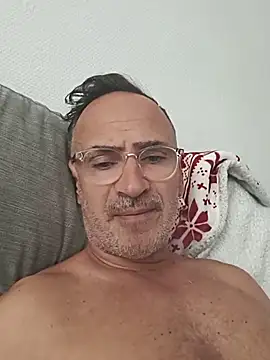 Snapshot of bobo672 chatting on May 19, 2026, 6:20 am bobo672 online show from May 19, 2026, 6:20 am