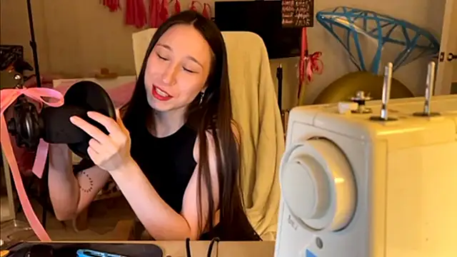 Snapshot of karinasun chatting on February 21, 2026, 3:36 pm karinasun online show from February 21, 2026, 3:36 pm