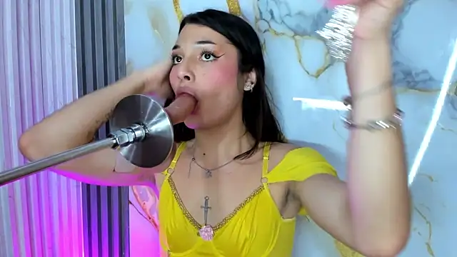 mlucreciasucker303av online show from February 2, 2026, 7:24 pm