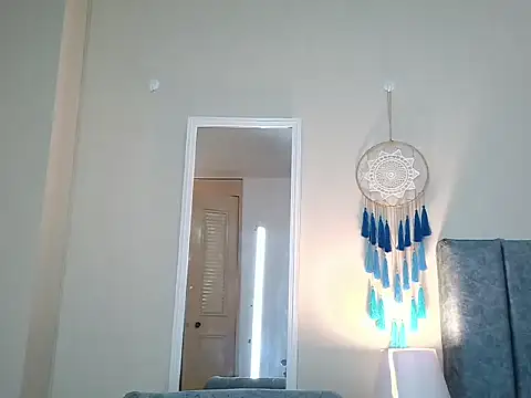 NatalyGuzman26 online show from April 14, 2026, 11:26 am