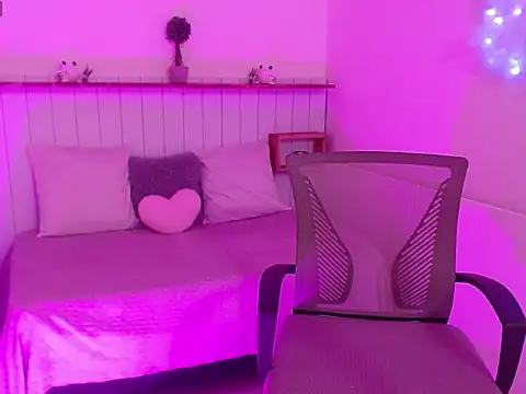 Mona Mistic online show from March 27, 2026, 4:21 am