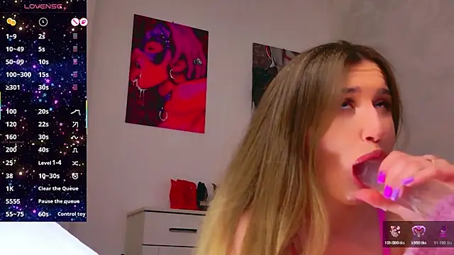 JasminUqueen online show from April 9, 2026, 6:19 am