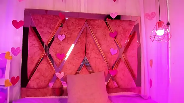 Snapshot of shantal_cooper_ chatting on February 18, 2026, 7:10 pm shantal cooper online show from February 18, 2026, 7:10 pm