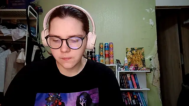 Snapshot of VannessaDillenbeck chatting on March 2, 2026, 7:15 am VannessaDillenbeck online show from March 2, 2026, 7:15 am