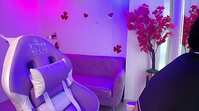 Maddie T18 online show from February 25, 2026, 11:10 am