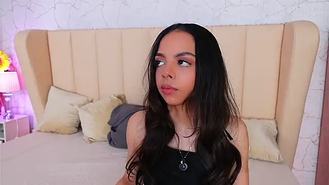 BambiRoses online show from April 7, 2026, 7:10 am