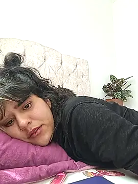 Snapshot of la_venuss chatting on February 22, 2026, 3:24 pm la venuss online show from February 22, 2026, 3:24 pm