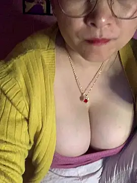 Snapshot of Star-sweet01 chatting on February 6, 2026, 3:35 am Star-sweet01 online show from February 6, 2026, 3:35 am