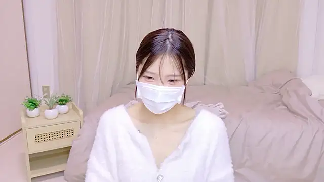  MIYUnya online show from February 8, 2026, 12:58 pm