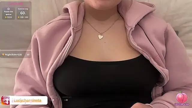 Lucyschickt online show from February 19, 2026, 6:16 pm