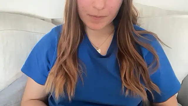 Lucyschickt online show from March 24, 2026, 10:59 am