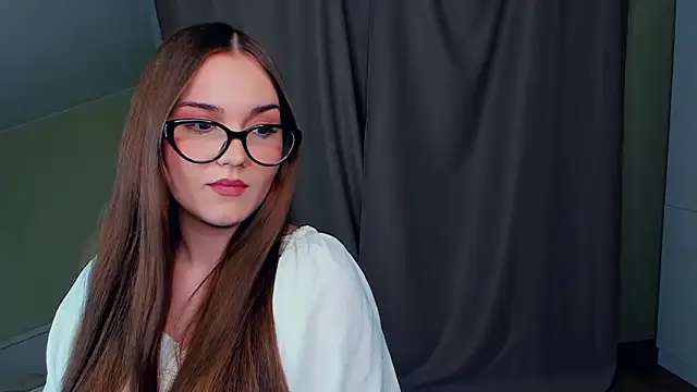 CrissyKales online show from February 6, 2026, 5:09 pm