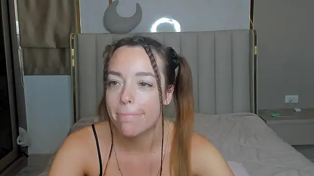 stellaa quenn online show from February 10, 2026, 12:09 am