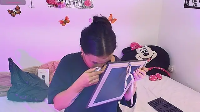 Kristin    online show from February 28, 2026, 2:55 am