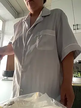 Youyou 12 online show from March 24, 2026, 11:05 pm