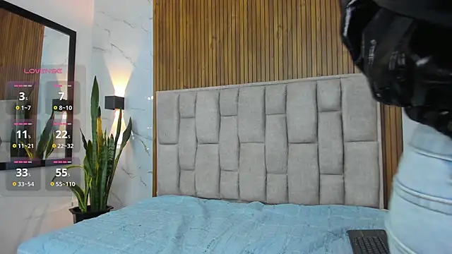 Scarlet Rosexx online show from March 27, 2026, 3:15 am