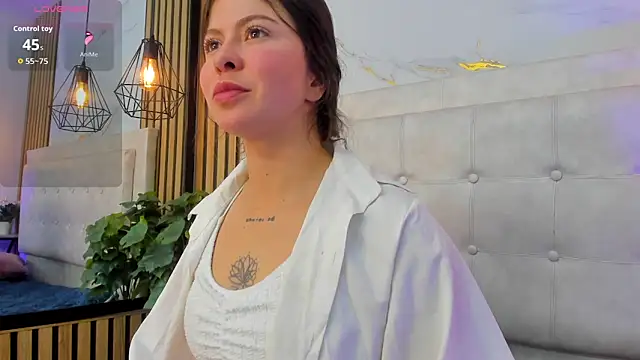 Scarlet Rosexx online show from March 26, 2026, 4:00 am