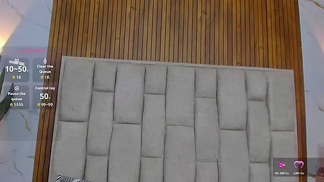 Scarlet Rosexx online show from April 14, 2026, 3:00 am