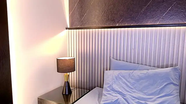 annie hawk online show from March 27, 2026, 10:38 am