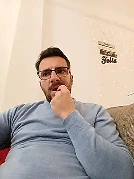 Snapshot of NatanCasad0 chatting on February 14, 2026, 10:32 pm NatanCasad0 online show from February 14, 2026, 10:32 pm