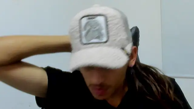 Snapshot of Noha-Smith chatting on March 1, 2026, 4:45 am Noha-Smith online show from March 1, 2026, 4:45 am