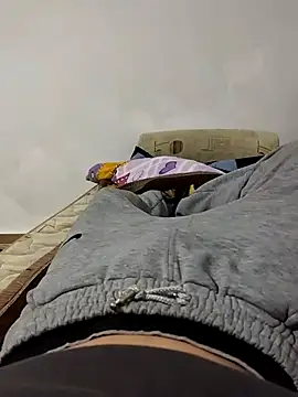 onurcannnnnnmmms online show from March 1, 2026, 7:47 pm