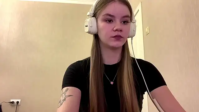 Snapshot of AgnesShy_ chatting on March 2, 2026, 7:26 am AgnesShy online show from March 2, 2026, 7:26 am