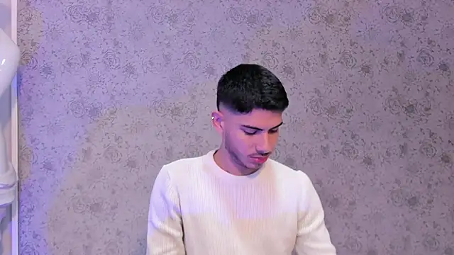 Snapshot of Apolo_Gray chatting on February 6, 2026, 6:42 am Apolo Gray online show from February 6, 2026, 6:42 am