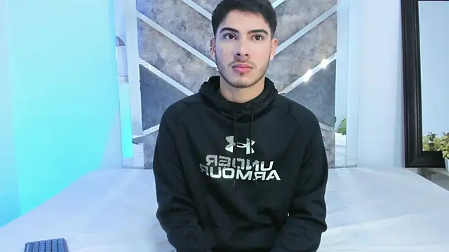 Snapshot of Apolo_Gray chatting on February 3, 2026, 4:32 am Apolo Gray online show from February 3, 2026, 4:32 am