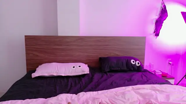 Snapshot of Lolykari chatting on May 16, 2026, 6:23 am Lolykari online show from May 16, 2026, 6:23 am