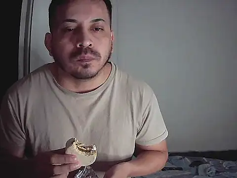 Snapshot of JonatanBail chatting on February 6, 2026, 2:29 am JonatanBail online show from February 6, 2026, 2:29 am