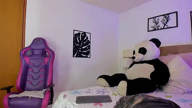 Snapshot of Keitty_fox27 chatting on February 17, 2026, 7:00 pm Keitty fox27 online show from February 17, 2026, 7:00 pm