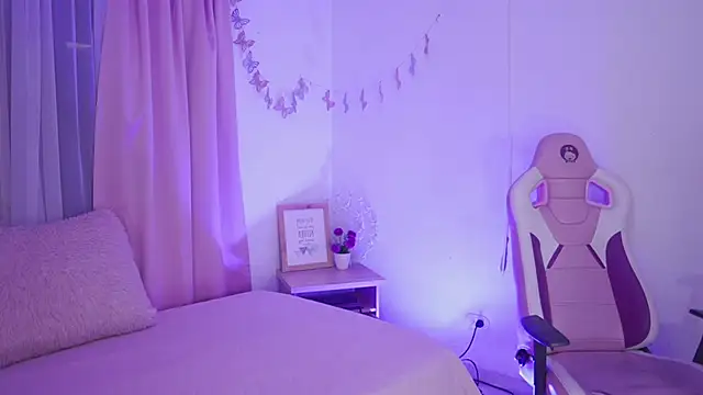 Snapshot of Keitty_fox27 chatting on February 23, 2026, 1:44 pm Keitty fox27 online show from February 23, 2026, 1:44 pm