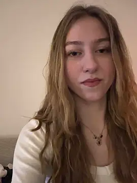 Snapshot of romyxxs chatting on February 2, 2026, 8:19 pm romyxxs online show from February 2, 2026, 8:19 pm