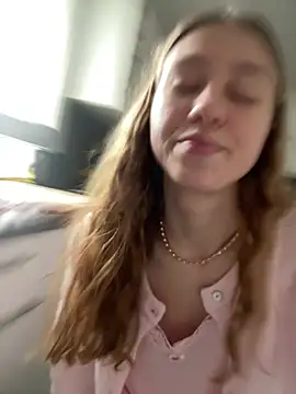 Snapshot of romyxxs chatting on February 8, 2026, 10:13 am romyxxs online show from February 8, 2026, 10:13 am