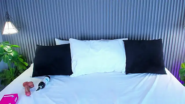 Snapshot of Yalezka_ chatting on May 9, 2026, 5:00 am Yalezka online show from May 9, 2026, 5:00 am