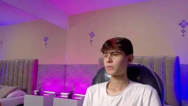 Derek Sinn online show from April 7, 2026, 7:59 pm