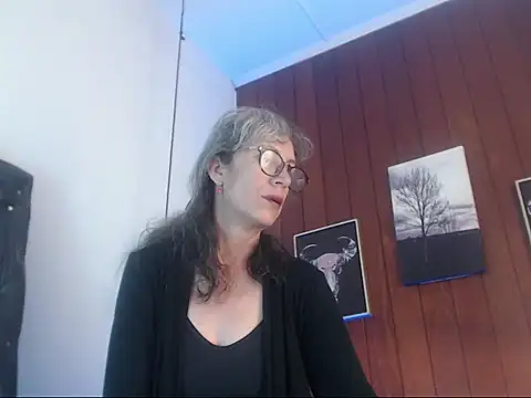 Snapshot of laurasofia45 chatting on February 18, 2026, 1:29 pm laurasofia45 online show from February 18, 2026, 1:29 pm