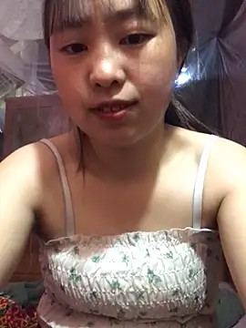 Snapshot of honeyyy110 chatting on March 2, 2026, 2:23 am honeyyy110 online show from March 2, 2026, 2:23 am