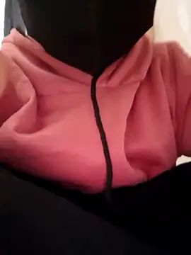 Snapshot of Mey_mey2k3 chatting on February 3, 2026, 4:10 am Mey mey2k3 online show from February 3, 2026, 4:10 am