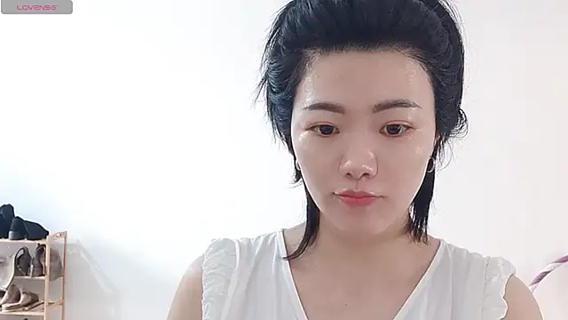 Nikishine online show from April 19, 2026, 1:39 am