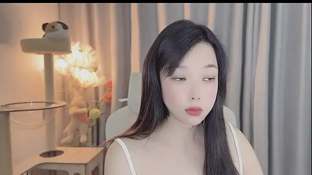Snapshot of Yumi_yuni chatting on May 6, 2026, 1:20 am Yumi yuni online show from May 6, 2026, 1:20 am