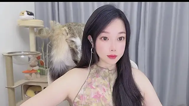 Snapshot of Yumi_yuni chatting on May 23, 2026, 12:26 pm Yumi yuni online show from May 23, 2026, 12:26 pm