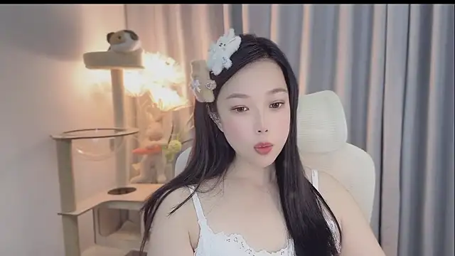 Snapshot of Yumi_yuni chatting on May 11, 2026, 2:45 pm Yumi yuni online show from May 11, 2026, 2:45 pm