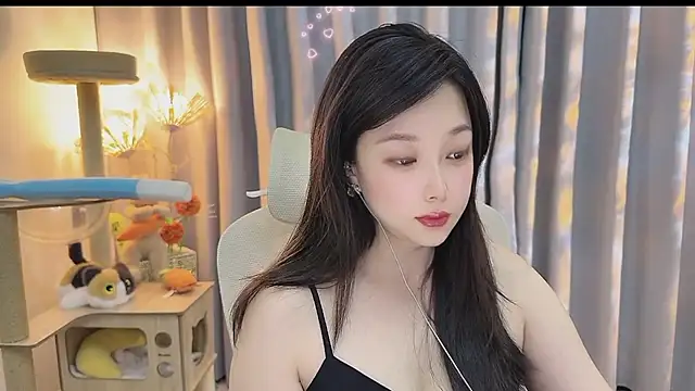 Snapshot of Yumi_yuni chatting on June 1, 2026, 1:22 pm Yumi yuni online show from June 1, 2026, 1:22 pm