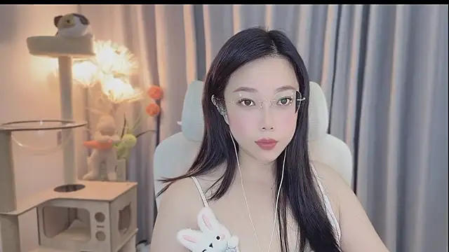 Snapshot of Yumi_yuni chatting on May 10, 2026, 3:03 pm Yumi yuni online show from May 10, 2026, 3:03 pm