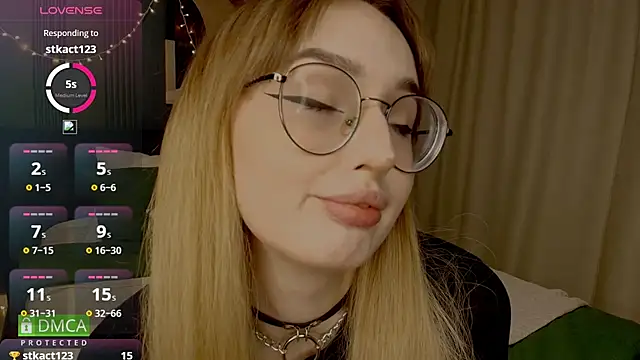 Snapshot of AdeLuna chatting on February 5, 2026, 9:32 pm AdeLuna online show from February 5, 2026, 9:32 pm