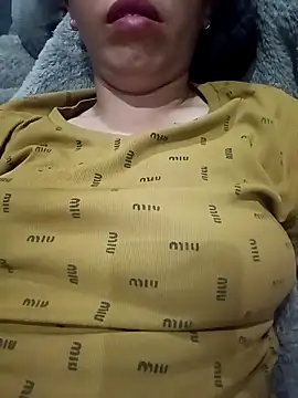 hot-luna- online show from May 7, 2026, 8:56 pm