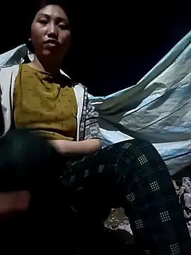 hot-luna- online show from February 18, 2026, 11:28 am